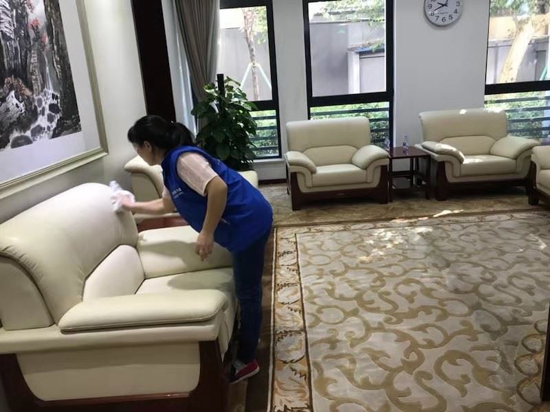 深圳龙岗保洁热线 卫生间清洗 开荒保洁