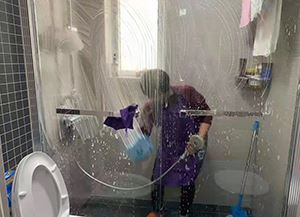 深圳盐田家政保洁 开荒保洁 擦玻璃 洗地面