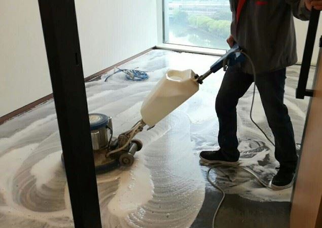 深圳盐田家政保洁 开荒保洁 擦玻璃 洗地面