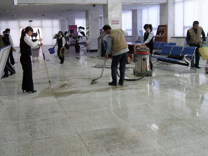 深圳地板清洗等保养 布艺沙发清洗 收费合理