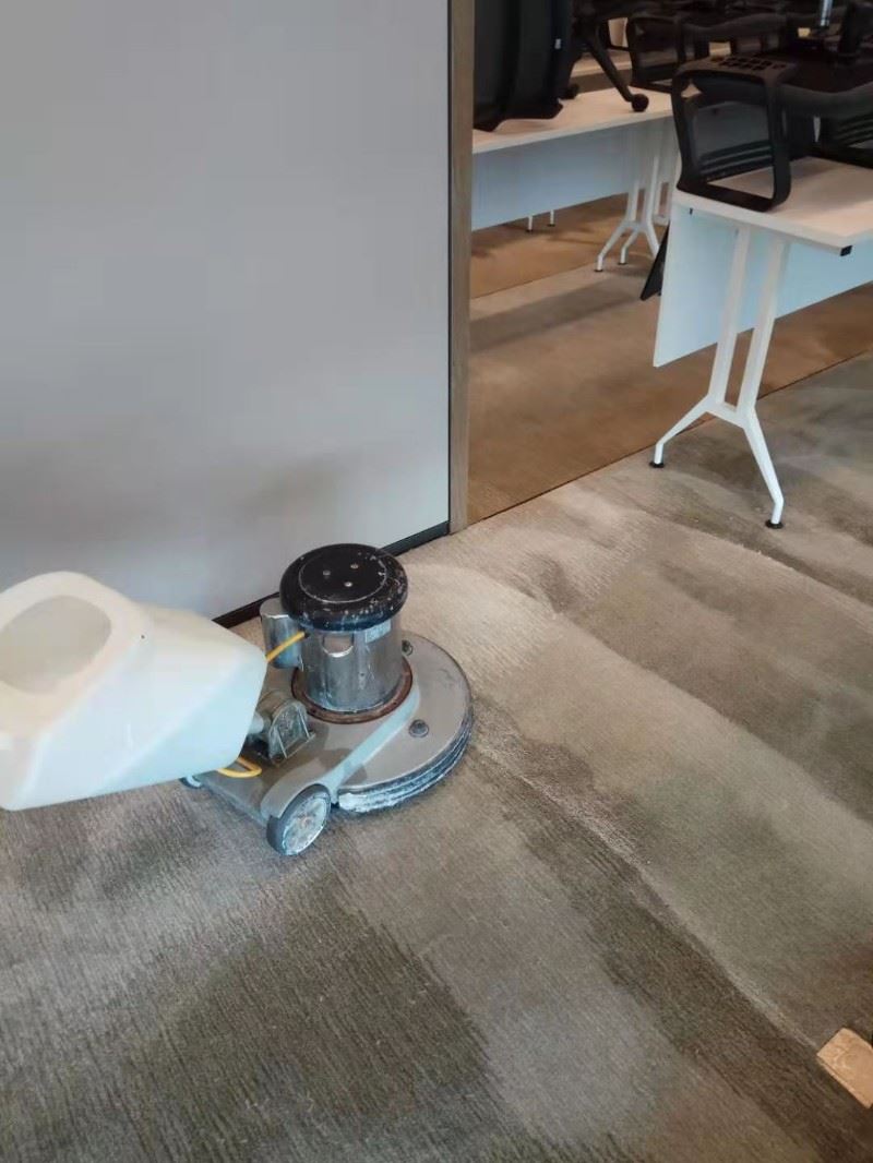 业务专业,准时可靠 深圳专业提供地板打蜡，办公地毯清洗