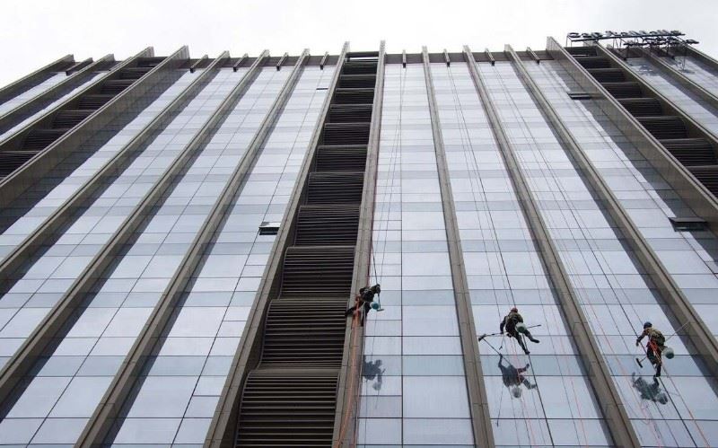 龙岗医院外墙清洁 外墙玻璃窗清洗 龙岗外墙清洗