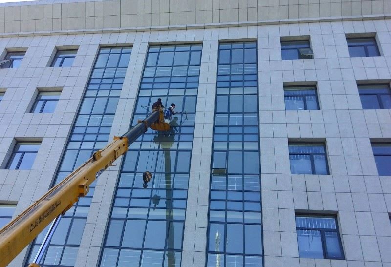 深圳光明新区附近正规外墙清洗公司 屏幕外墙清洗服务