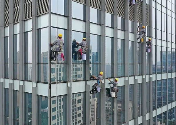 深圳盐田专业外墙清洗 各种高层外墙玻璃清洗电话