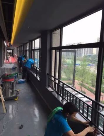 深圳盐田开荒清洁新房 深度保洁 家庭保洁