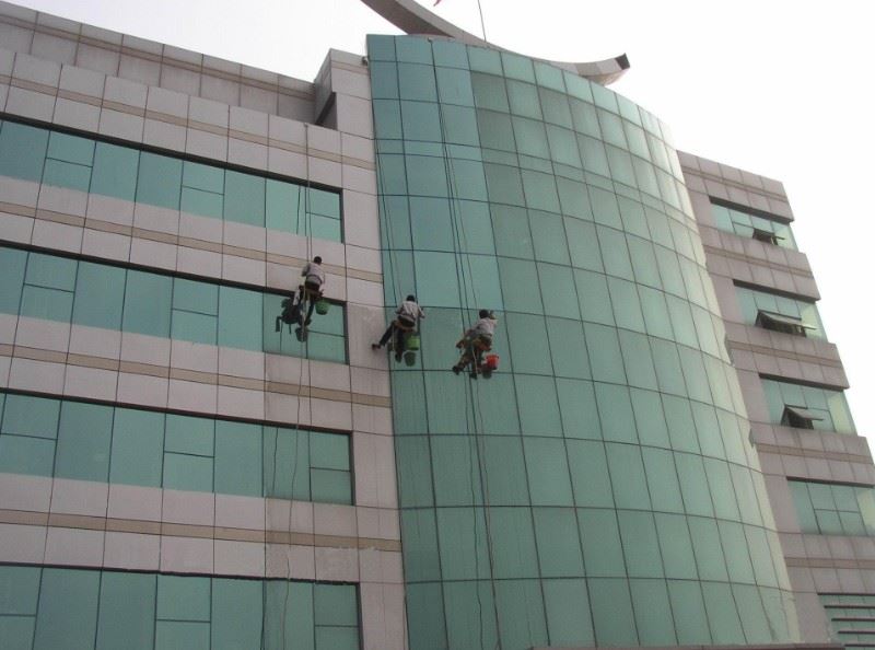 深圳龙岗大型医院外墙清洗 高空外墙清洗公司电话