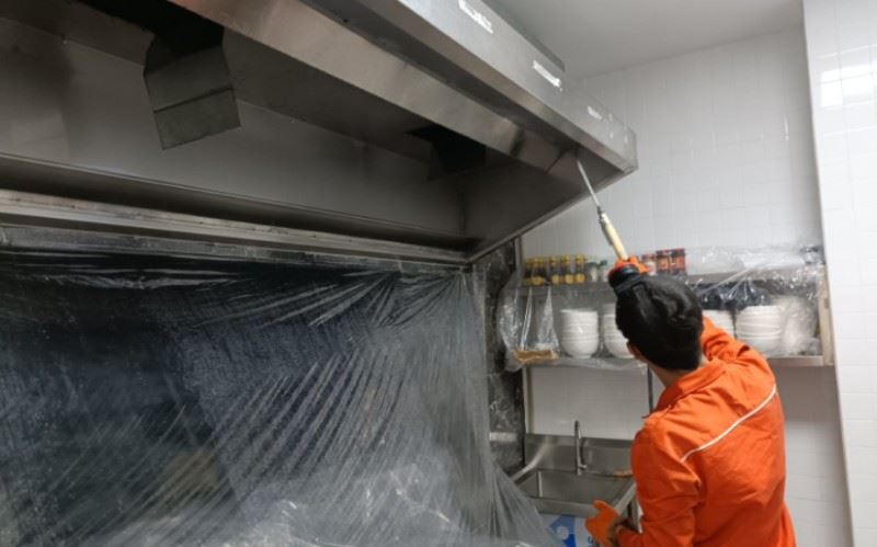 全深圳专业粉刷外墙刷墙补墙刷白粉墙刮白墙墙壁发霉除霉菌