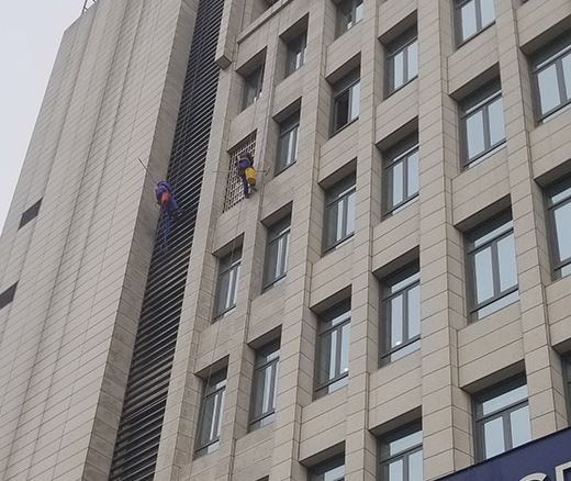 深圳清洗玻璃幕墙 大厦 医院外墙清洁 宝安外墙清洗